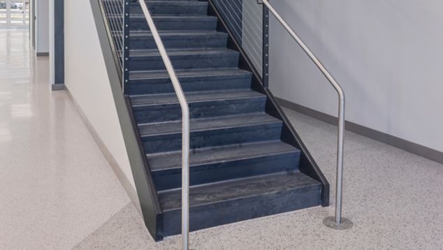 Interface nora arago stairtreads in hospital stairwell